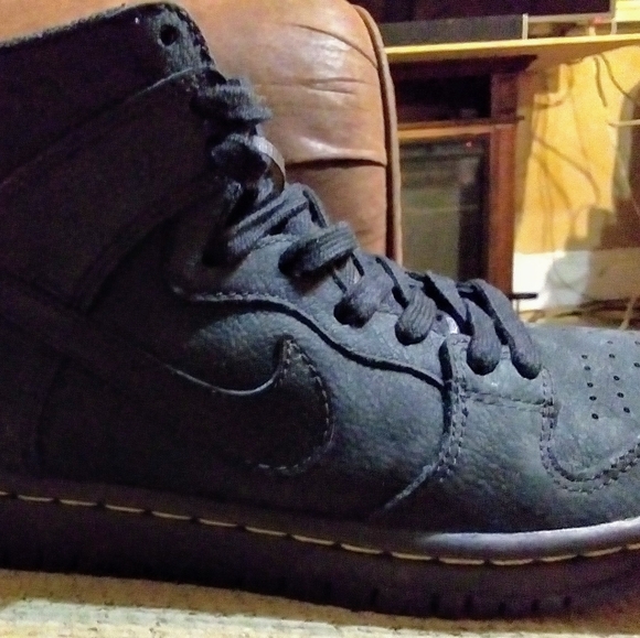 Nike - Picture 4 of 4